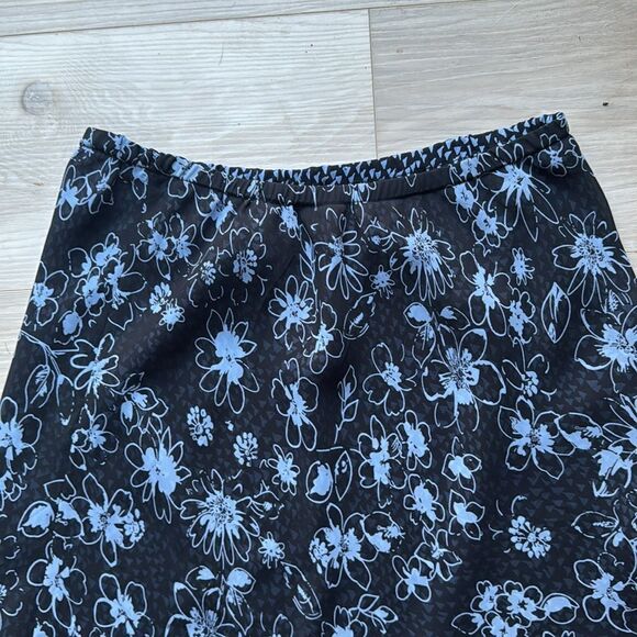 Floral Flowy Layered Skirt Size Small - Picture 4 of 4